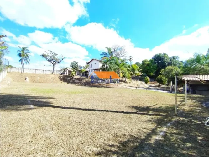 Sítio de 4 quartos no bairro Jardim Encantado