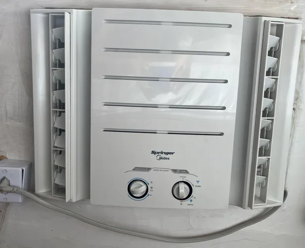 Ar-condicionado Midea springer em perfeitas condições