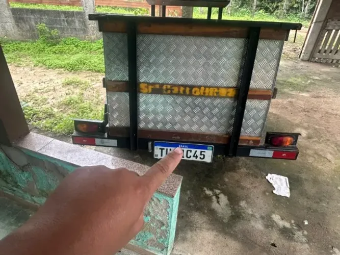 CARRETINHA "ARTICULADA" REFORÇADA COM PUXADOR TOTAL 4.15 X 1,30 ( CAIXA 2.10X 1.00 )