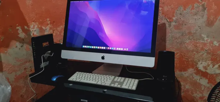 Imac 27polegadas 2010 com teclado apple original tudo funcionando ate drive dvd funciona