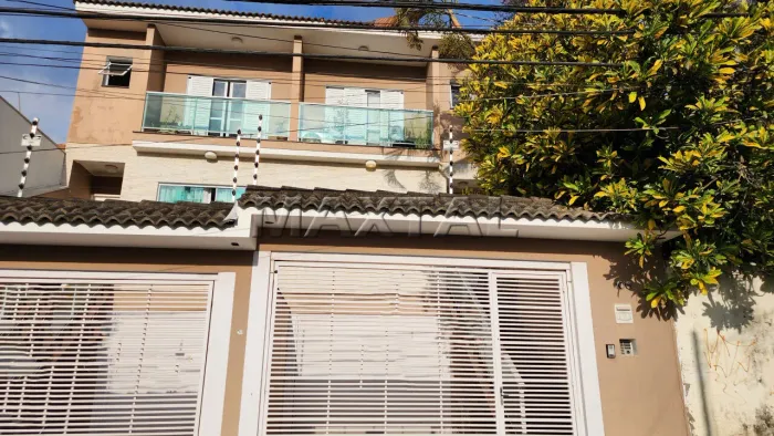 Sobrado com 150m² com 3 dormitórios sendo 3 suites, 1 lavabo, jardim inverno e 4 vagas - V