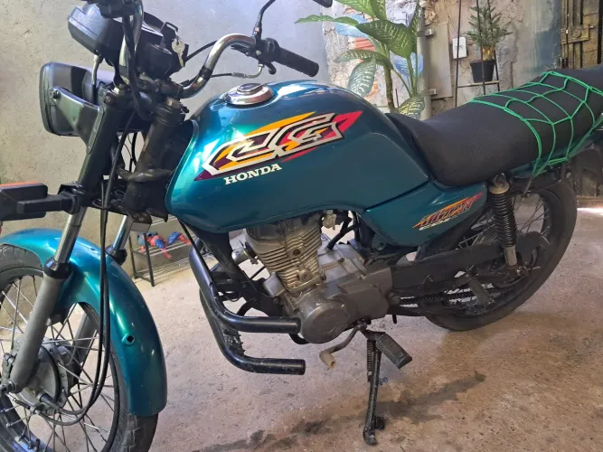 Vendo titan 125 cg Honda