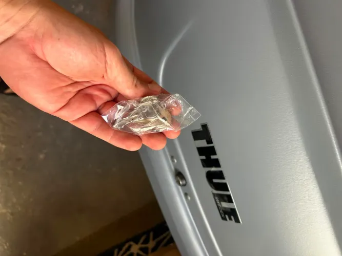 Bagageiro de teto thule Ocean 80 U-Bolt cinza