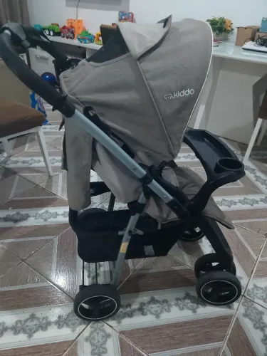 Carrinho de bb + bb conforto