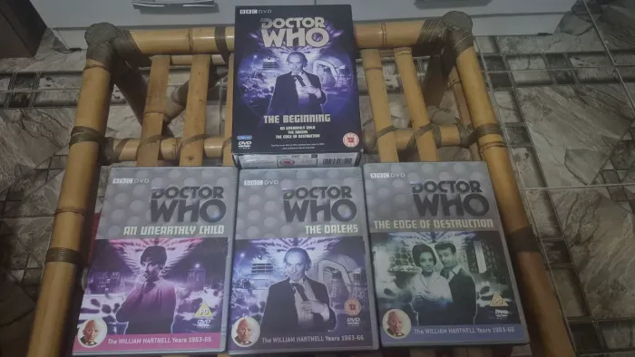 DVDs de Doctor Who Clássico - The Beginning (1° Doutor)