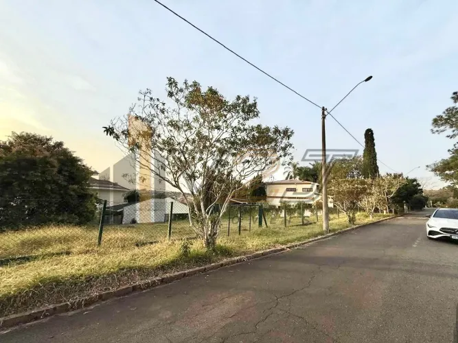 Terreno à venda no Condomínio São Joaquim na Cidade de Vinhedo/SP