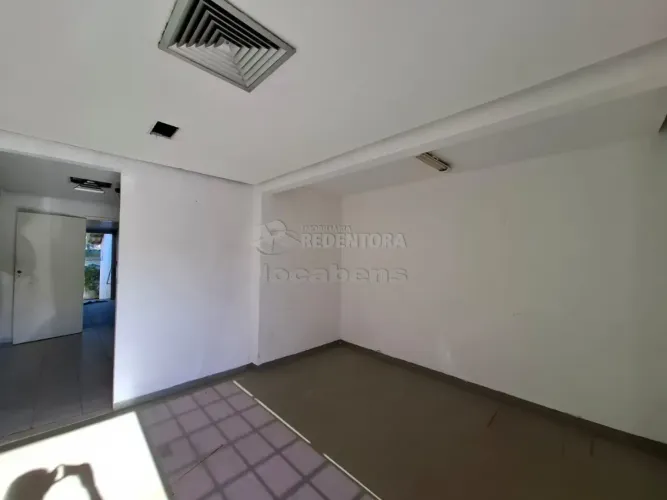 CASA COMERCIAL COM 300M² NO CORAÇÃO DA VILA REDENTORA