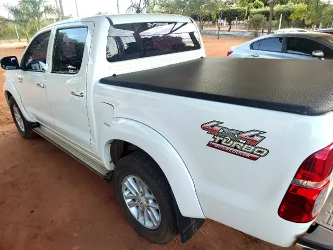 Toyota Hilux CD SRV D4-d 4X4 3.0 TDI Diesel AUT 2014