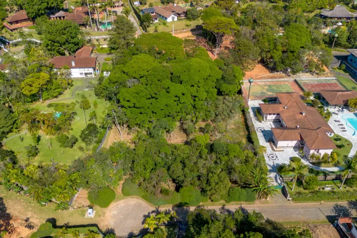 Lote em condomínio no Comary, Teresópolis.