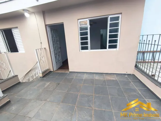 Casa á venda de 265m², 3 quartos, churrasqueira, 6 vagas - Jaguaribe Osasco