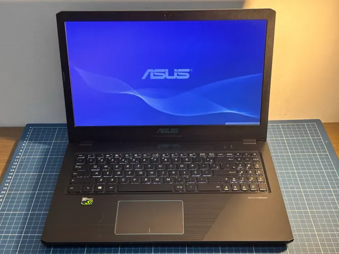 Notebook Gamer Asus M570D Ryzen 5 3500U GTX 1050 8GB RAM 256GB SSD