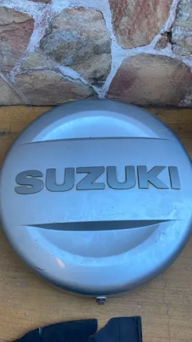 Tampa Rígida e Suporte Suzuki para estepe Grand Vitara