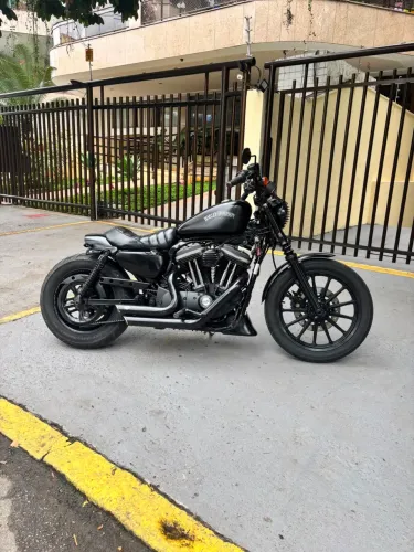 Harley Davidson Sportster Iron 883 Bobber 2012 Preta