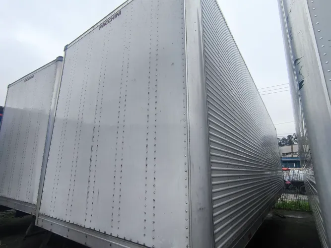 Baú de truck 9,10
