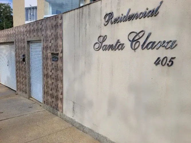 Exclusiva unidade de 03 quartos do Ed. Santa Clara disponível para locação.