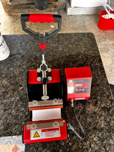 Prensa térmica para Canecas