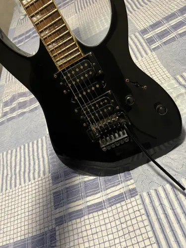 Guitarra Ibanez Gio com Barra Tremolo
