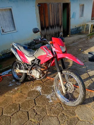 A venda, moto segundo dono carenagens originais 