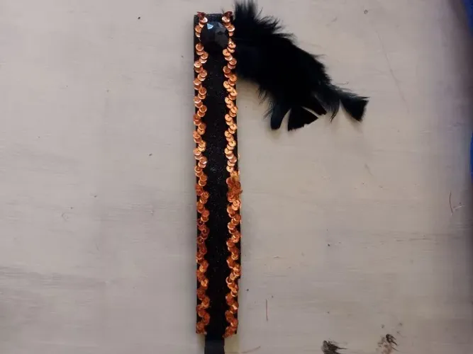 Tiara com pena anos 30