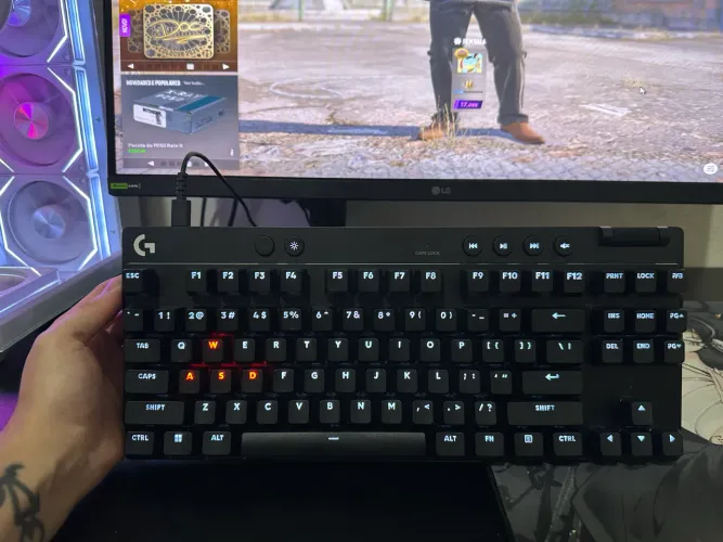 Teclado logitech rapid TKL magnético
