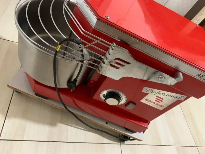 Amassadeira Espiral 5kg 10 Velocidades Vermelha Braesi