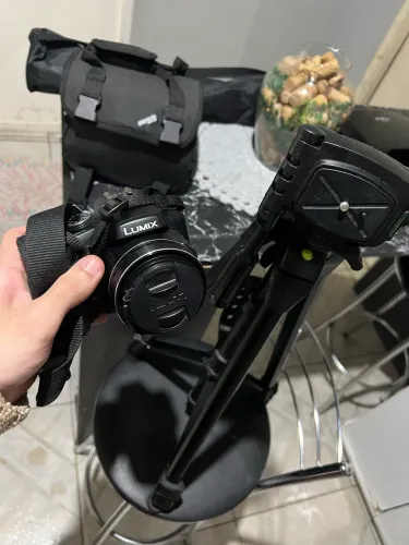 ? Panasonic Lumix DMC-FZ200 + Kit Completo