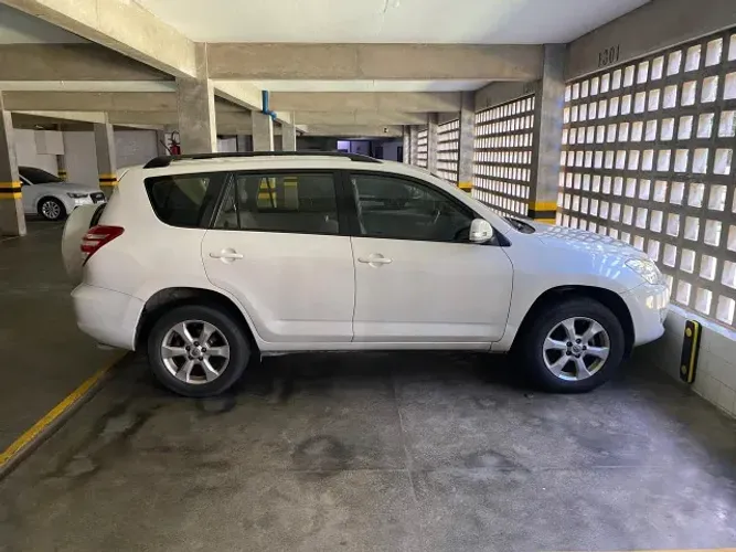 Toyota RAV4 2.4 4X2 16V 170cv Aut. 2011