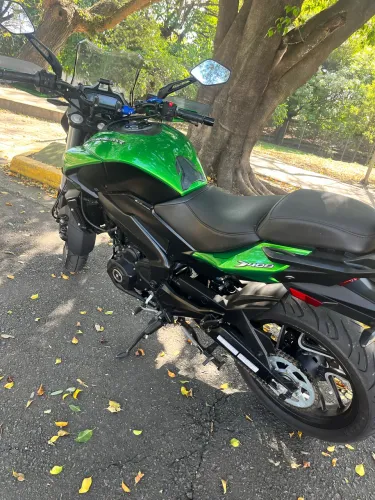 Moto bajai dominar 400 vc