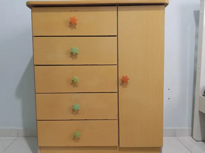 Guarda roupa e cômoda infantil
