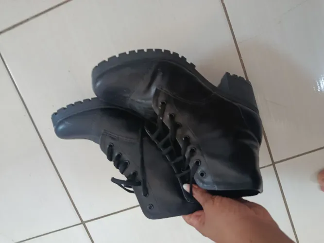Bota usada uma vez
