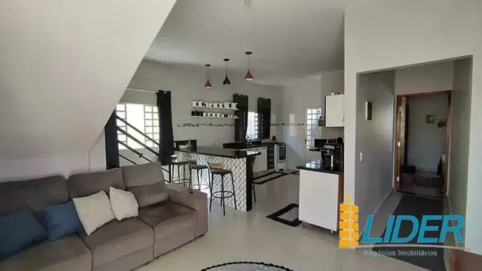 Casa à venda, 3 quartos, 1 suíte, 3 vagas, MINAS GERAIS - Uberlândia/MG