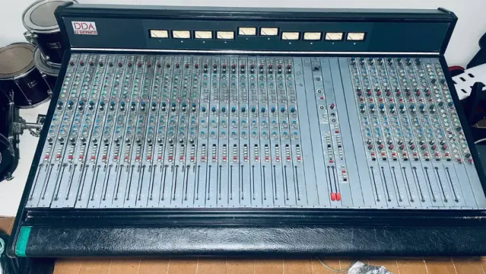 Console DDA D-Series 24X8X2