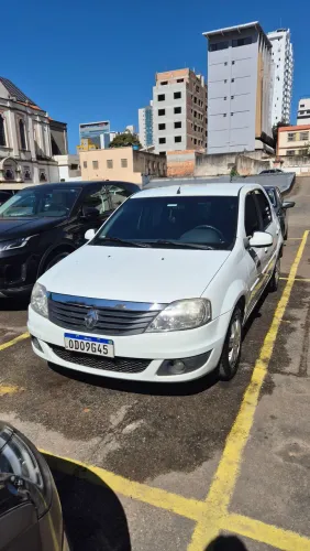 Renault Logan Expression Hi-flex 1.6 16V 4P AUT 2013