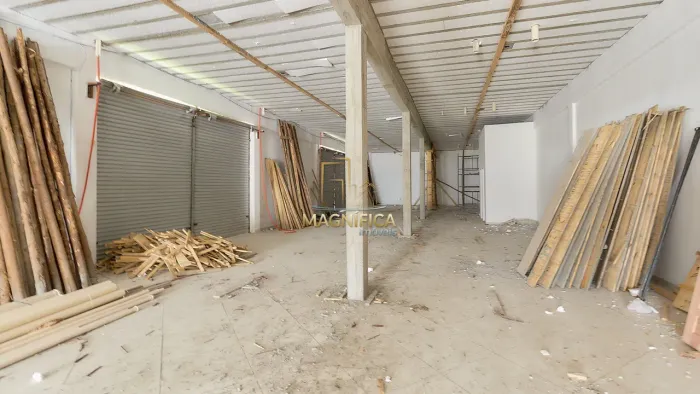 O prédio/Barracão/Galpão - Boqueirão.Que tal instalar sua empresa em um magnífico imóvel n