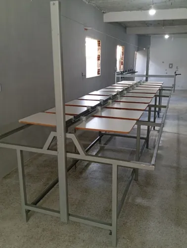 SERIGRAFIA EQUIPAMENTO PARA IMPRESSÃO DE CAMISETAS 20 BERÇOS COM CARRINHO DE FLASH CURE 