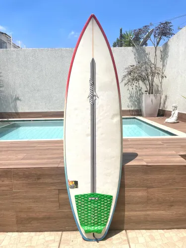 Prancha de Surf Hennek 5.9 Trekinho 2 usada