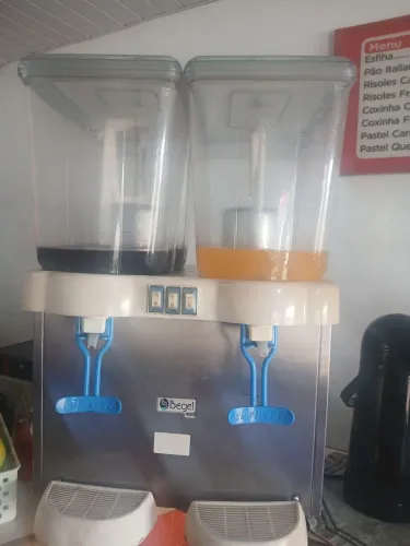 Vende-se maquina de suco funciona perfeitamente. 900,00