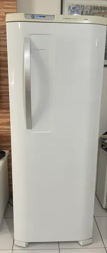 Geladeira Electrolux Frost Free RF38 - 280L