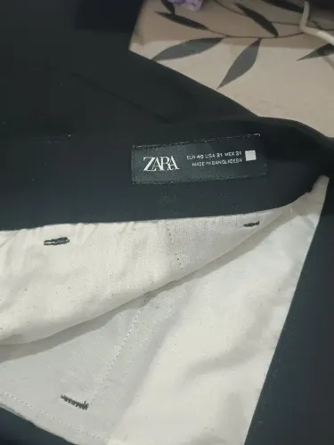 calça preta feminina alfaiataria zara (usada)