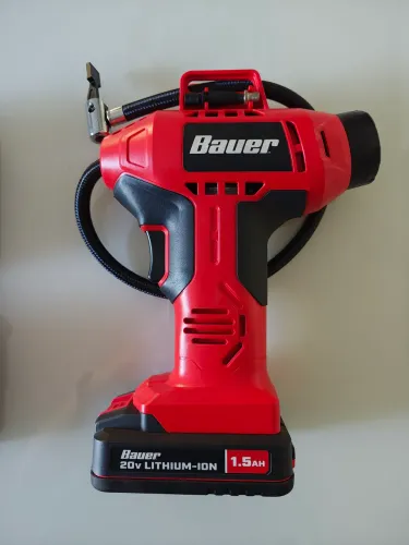 Inflador calibrador de pneus importado dos EUA Bauer com duas baterias e carregador