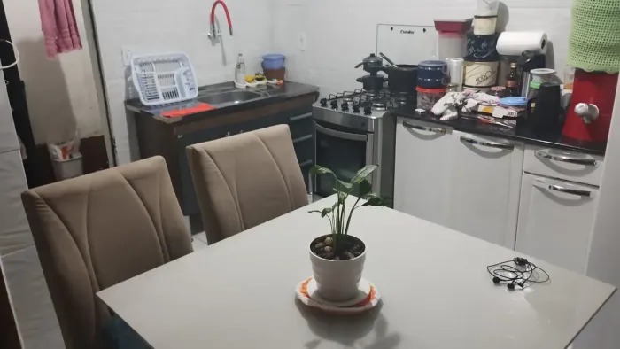 Vendo casa com 2 quartos em condomínio fechado - Santos Dumont - Maceió - AL
