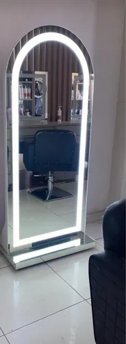 Espelho arco com led e rodinha ( última unidade pronta entrega e com desconto)