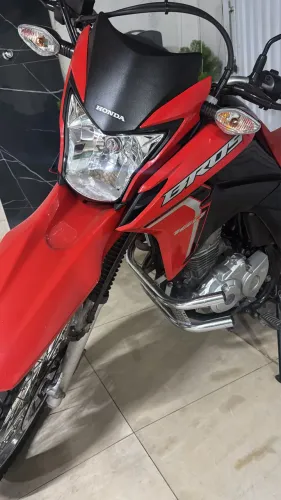 Bros raridade! 6 mil kms rodados, todas as revisões feitas na concessionária.