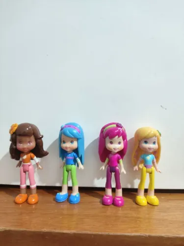 Coleção 4 bonecas amigas moranguinho Hasbro completo