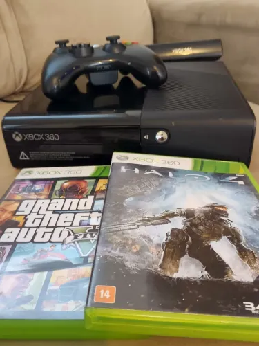 XBOX 360 E SUPER SLIM 500GB 2JOGOS ORIGINAL