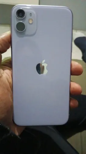 iPhone  11 