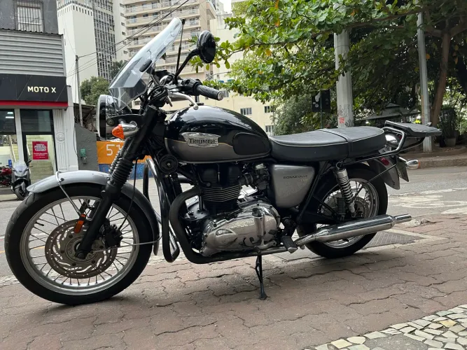 Bonneville t100