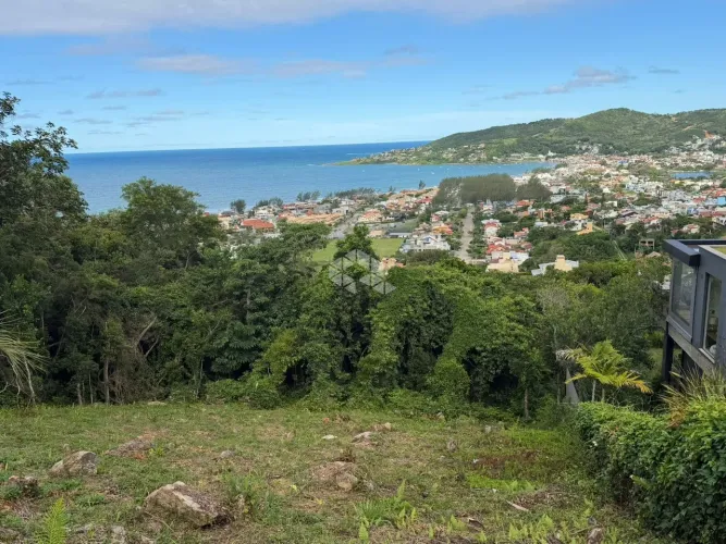 Terreno com vista eterna ao mar, com 1.000 m², no Morro das Antenas bairro Ferraz, Garopab