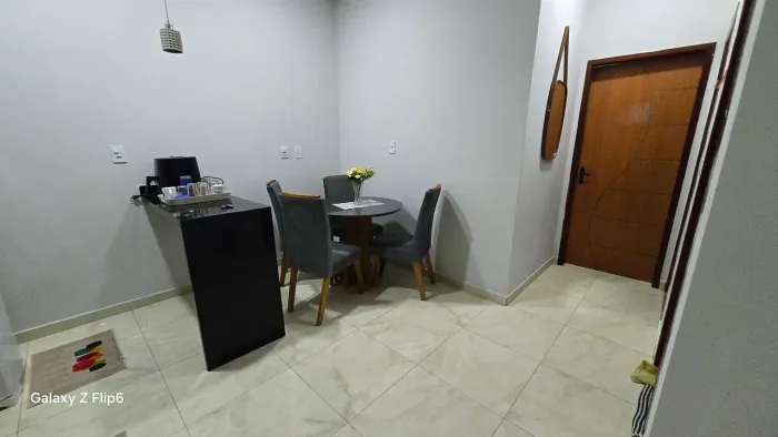 Apto mobiliado, 2 qtos fino acabamento Nova Cidade