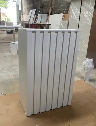 Balcão caixa com detalhes ripado - leia a descrição